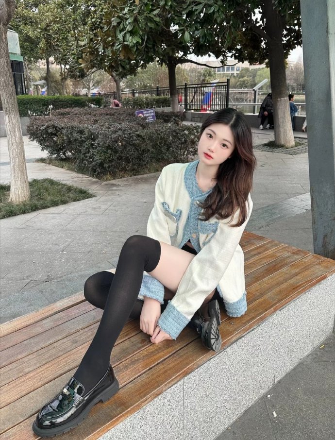 跨过鸭绿江 封面